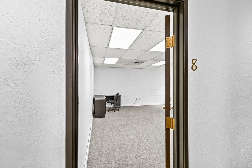 More Photos Of 116 Lithia Way, Ashland General Retail For Sale