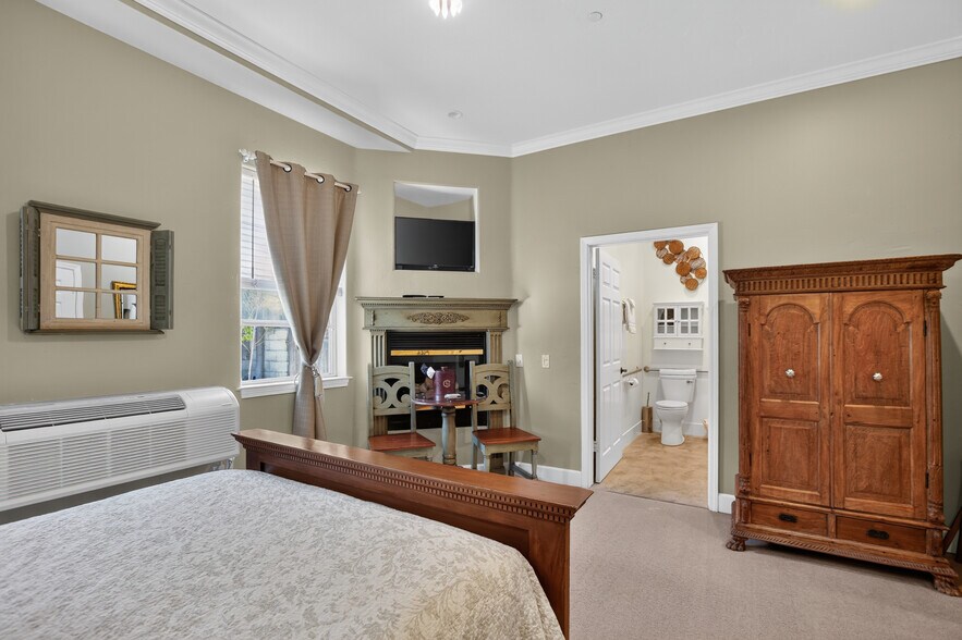 More Photos Of 95 S Ocean Ave, Cayucos Hospitality For Sale