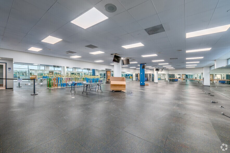 More Photos Of 6300 Wilson Mills Rd, Mayfield Village Office For Sale