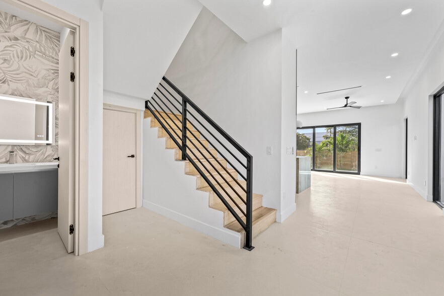 More Photos Of 1321 NE 13th Ave, Fort Lauderdale Multifamily For Sale