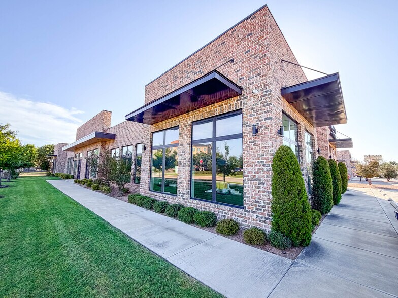 More Photos Of 1348 W US Highway 287 Byp, Waxahachie Office For Lease