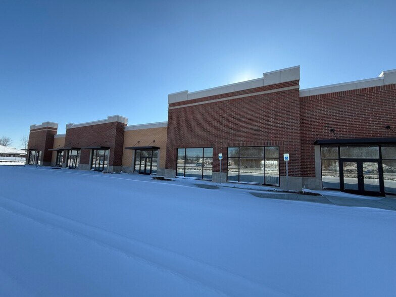 More Photos Of 17576 Alba Ln, Westfield Storefront For Lease