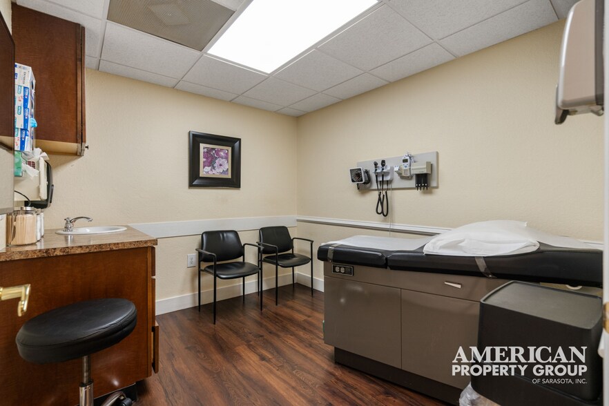 More Photos Of 2450 Tamiami Trl, Port Charlotte Medical For Sale