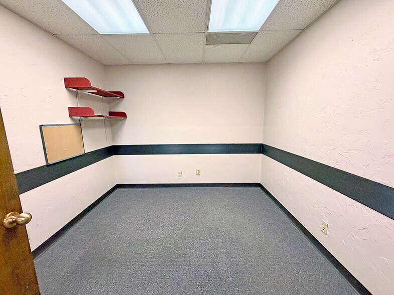 More Photos Of 531 Vandalia St, Collinsville Office For Sale