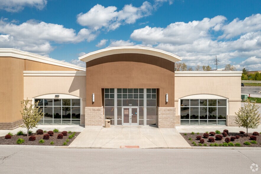 More Photos Of 901-1201 W 136th St, Kansas City Unknown For Lease