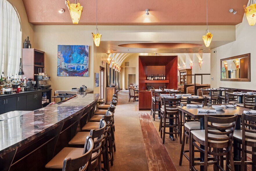 More Photos Of 981 Sibley Memorial Hwy, Lilydale Restaurant For Sale