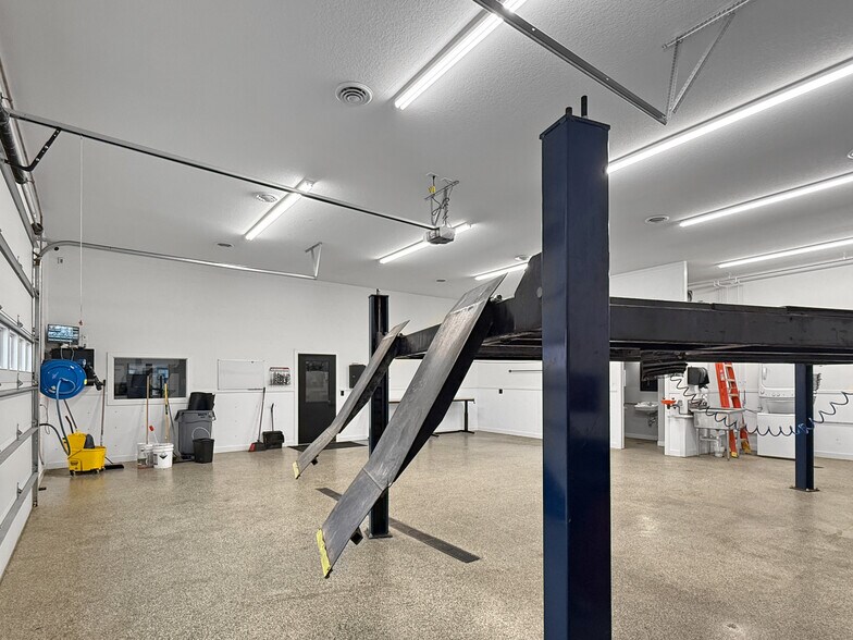 More Photos Of 204 S Main St, Woodward General Retail For Sale