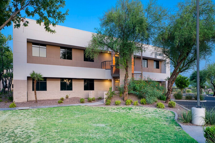 More Photos Of 5601 W Eugie Ave, Glendale Medical For Lease