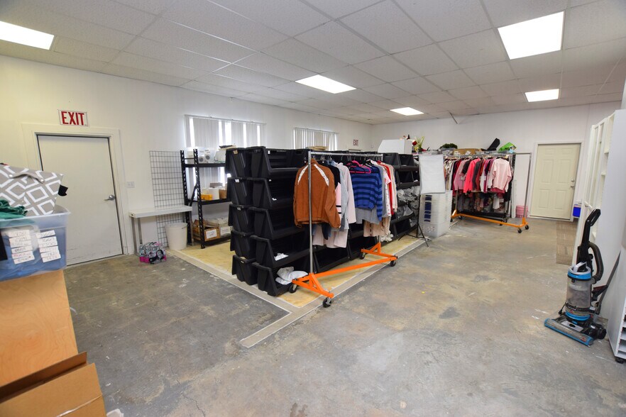 More Photos Of 5488 Richfield Rd, Flint Warehouse For Sale