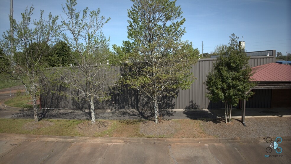 More Photos Of 3455 Keith Bridge Rd, Cumming Freestanding For Sale