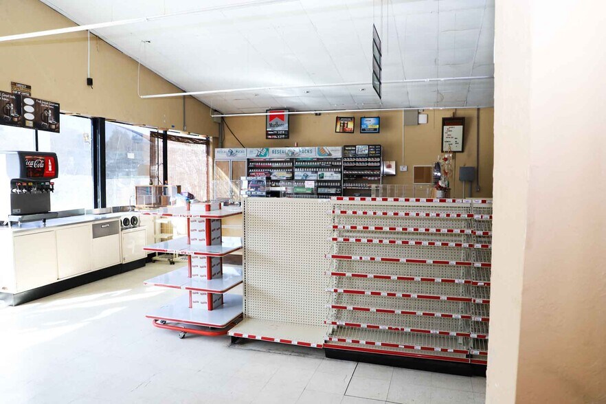 More Photos Of 834 Augusta Rd, Warrenville Convenience Store For Sale