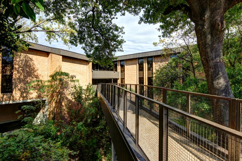 More Photos Of 1524 S Interstate 35 S, Austin Office For Lease