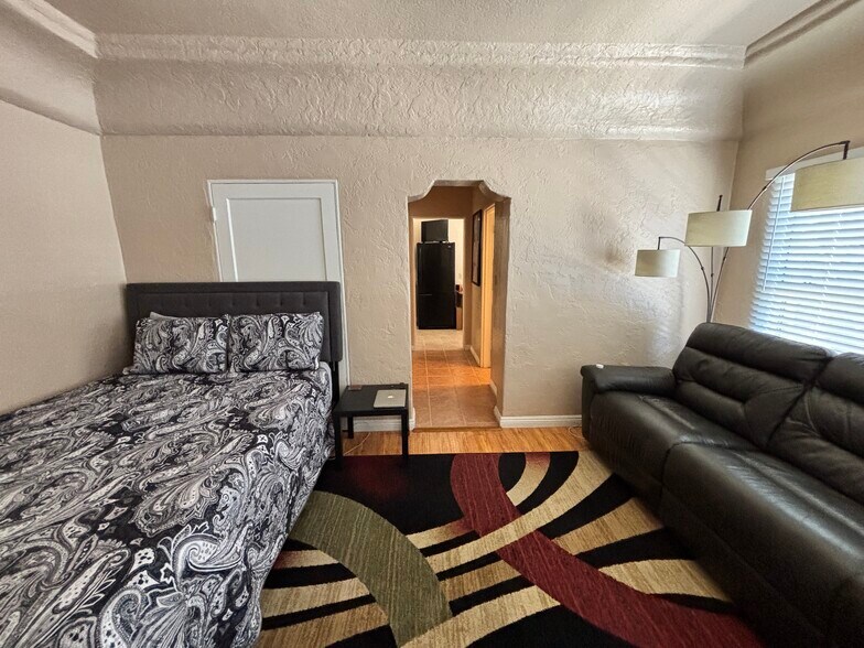 More Photos Of 925 N Lacy St, Santa Ana Apartments For Sale