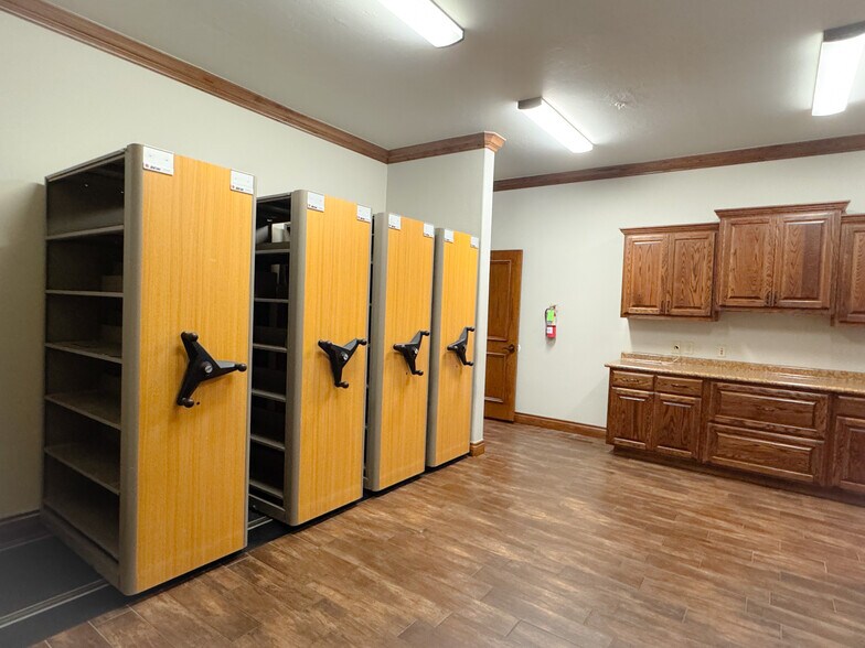 More Photos Of 9212 N Kelley Ave, Oklahoma City Office For Sale