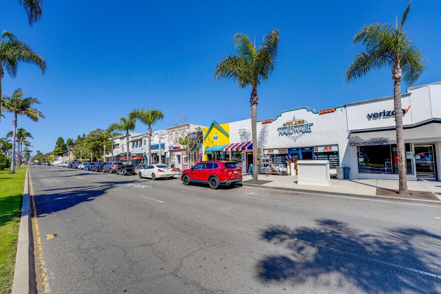More Photos Of 949-951 Orange Ave, Coronado Storefront For Lease