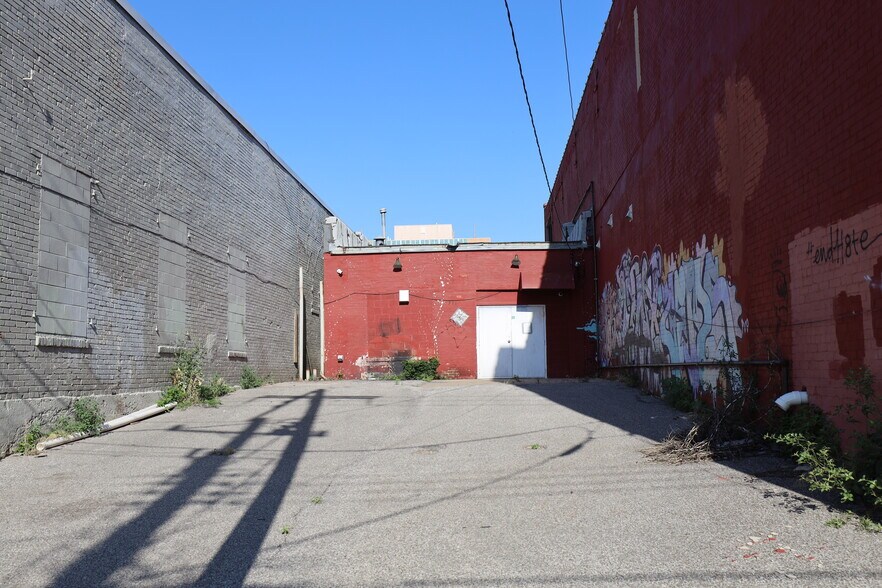 More Photos Of 710 N Broadway Ave, Oklahoma City Storefront For Lease