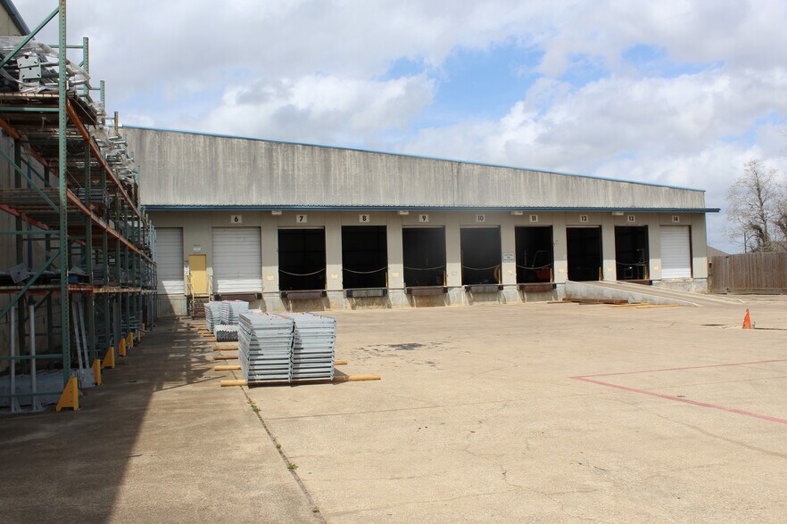 More Photos Of 8101 Fite Rd, Pearland Warehouse For Sale