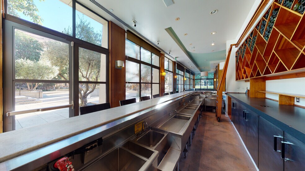 More Photos Of 700 W 5th St, Los Angeles Storefront For Lease