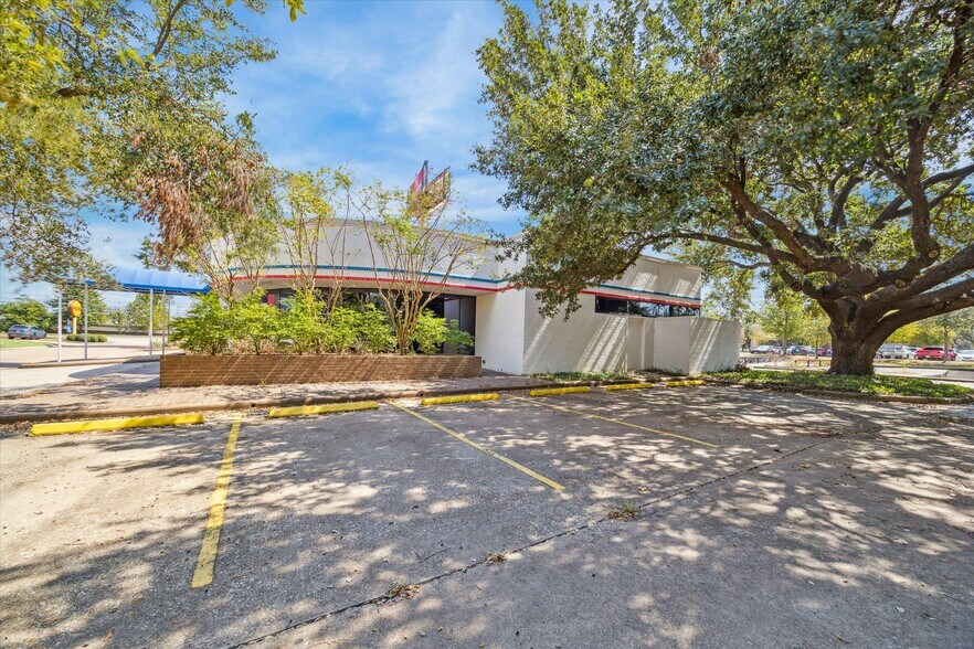 More Photos Of 19007 Highway 59 N, Humble Medical For Sale