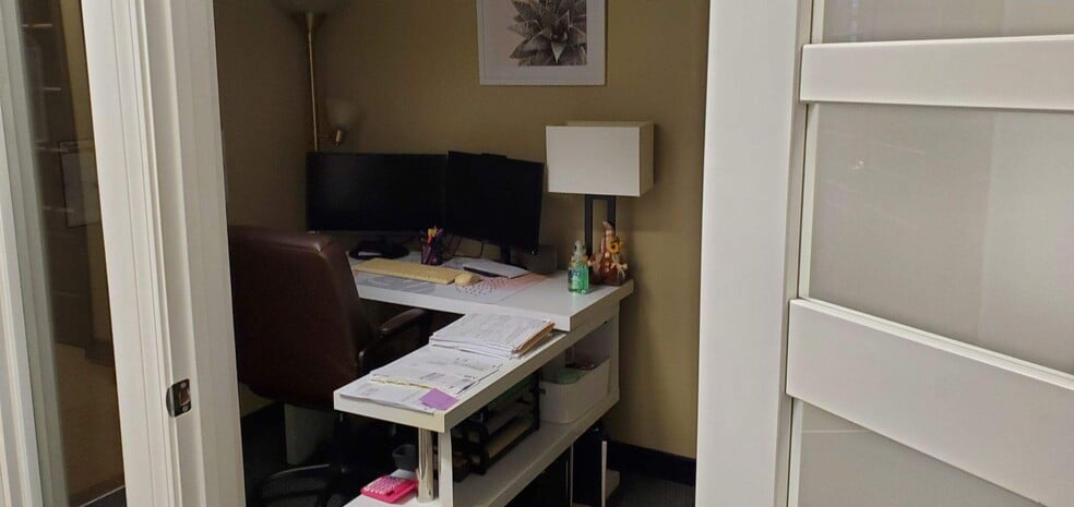 More Photos Of 33 Melrose Rd, Buffalo Freestanding For Lease