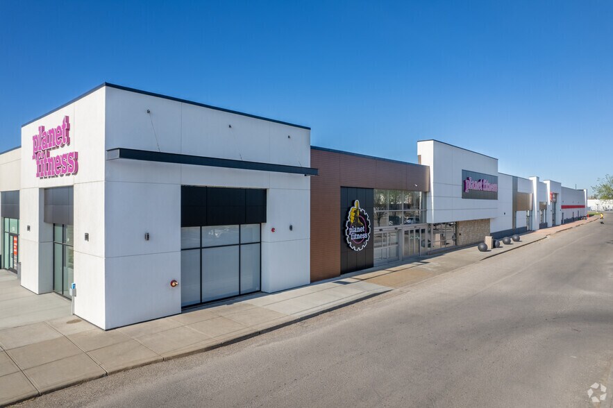 More Photos Of 5115 17 Av SE, Calgary General Retail For Lease