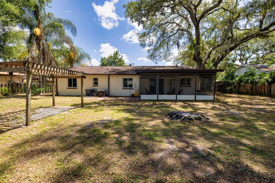 More Photos Of 7128 Wrenwood Cir, Tampa Rehabilitation Center For Sale
