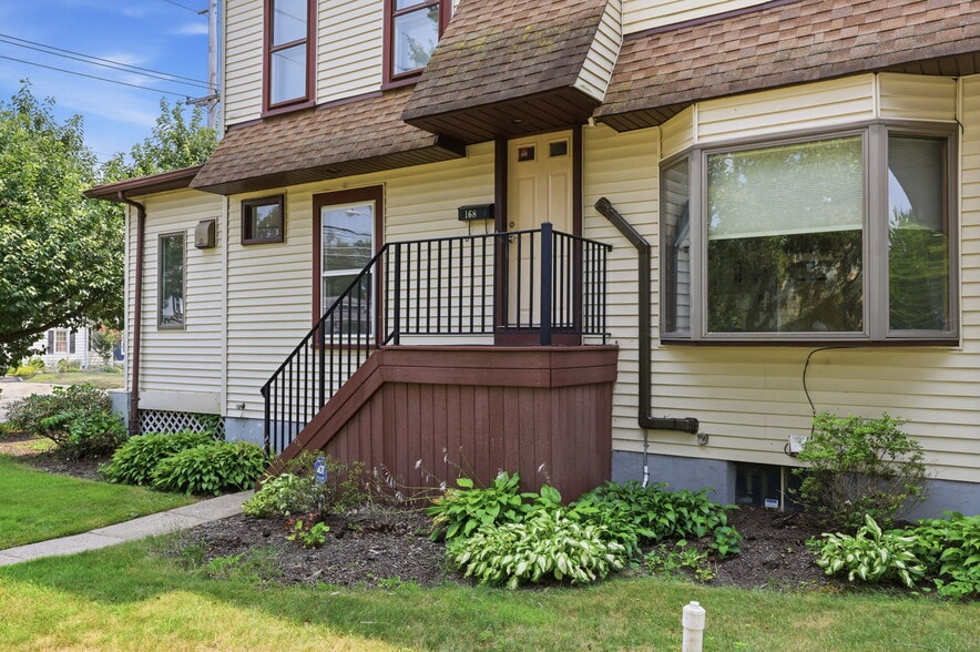 More Photos Of 168 White Horse Ave, Hamilton Office For Sale