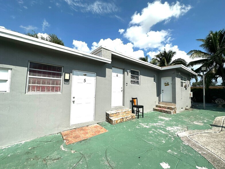 More Photos Of 2540 NW 90th St, Miami Apartments For Sale