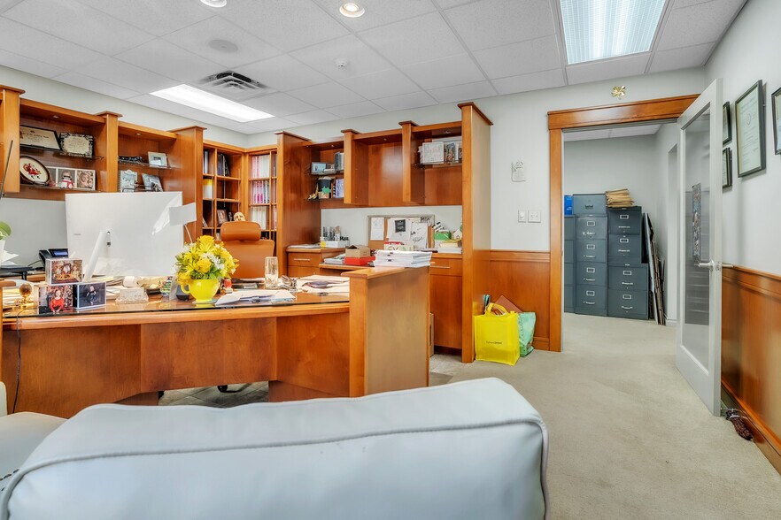 More Photos Of 1450 Pa-51, Clairton Office For Lease