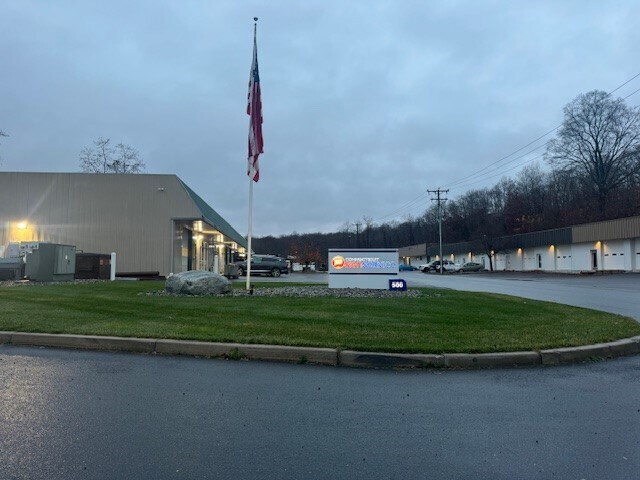 More Photos Of 500-580 Industrial Park Rd, Deep River Warehouse For Lease