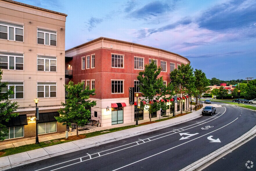 More Photos Of 2015 Ayrsley Town Blvd, Charlotte Unknown For Lease