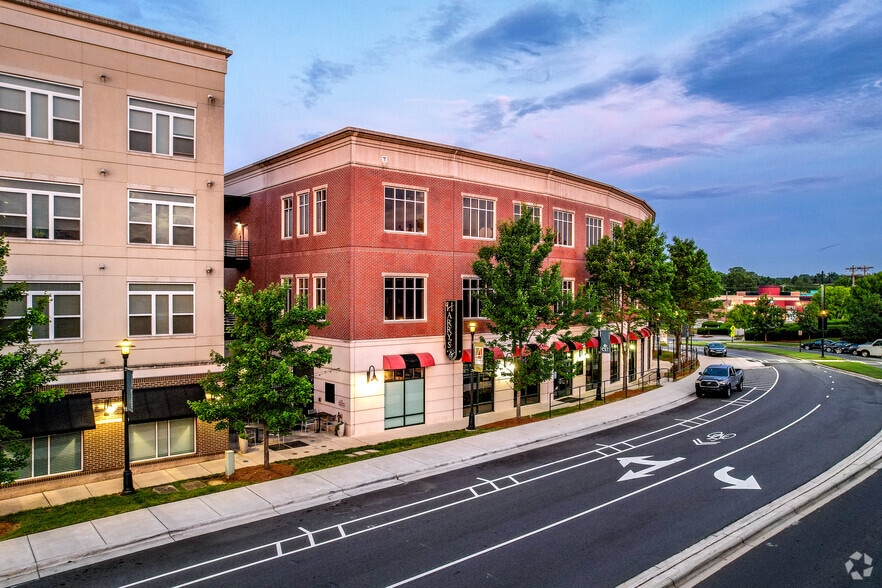 More Photos Of 2015 Ayrsley Town Blvd, Charlotte Unknown For Lease