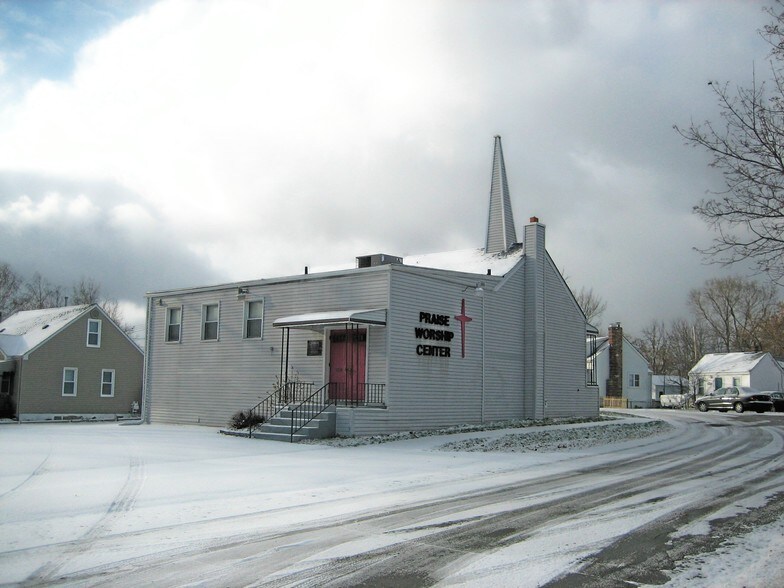Primary Photo Of 26689 Northeastern Hwy, Madison Heights Religious Facility For Sale