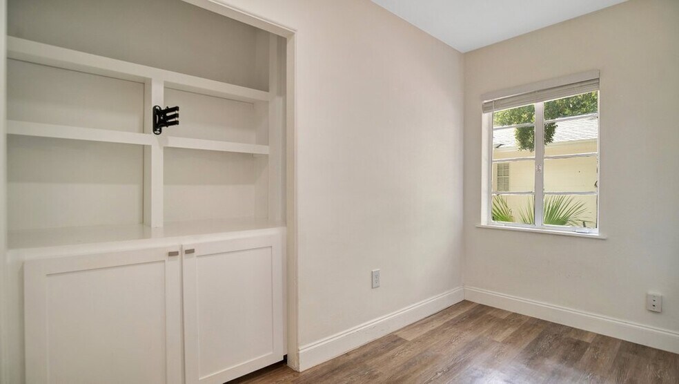 More Photos Of 230 E Marks St, Orlando Office Residential For Lease