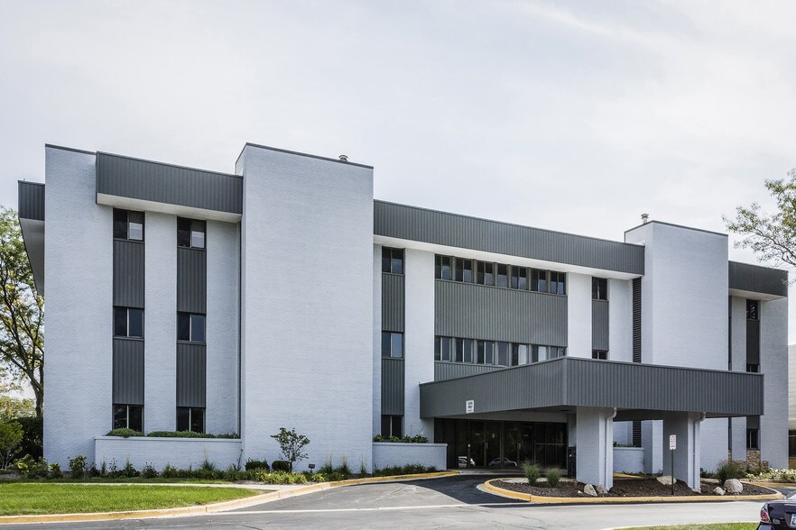 More Photos Of 6800 Main St, Downers Grove Medical For Lease