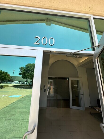 More Photos Of 3301 Matrix Dr, Richardson Research And Development For Sale