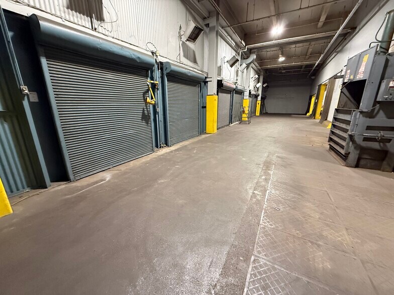 More Photos Of 2000-2009 Elmwood Ave, Sharon Hill Warehouse For Sale