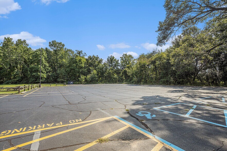 More Photos Of 6225 W D Ave, Kalamazoo Restaurant For Sale