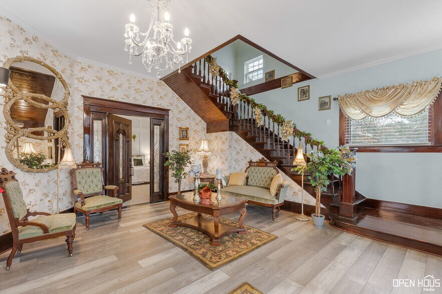 More Photos Of 405 W Gilbert St, Henrietta Hospitality For Sale