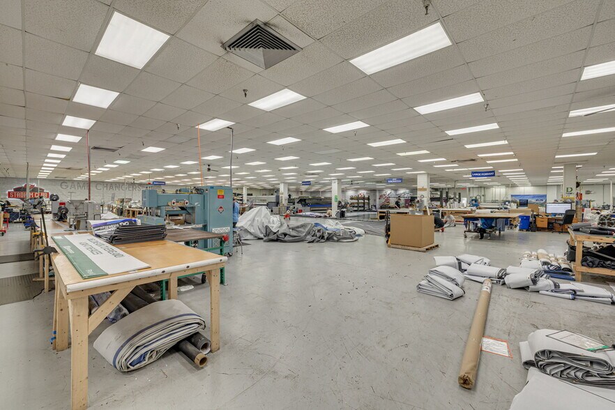 More Photos Of 4545 W Hillsborough Ave, Tampa Warehouse For Sale