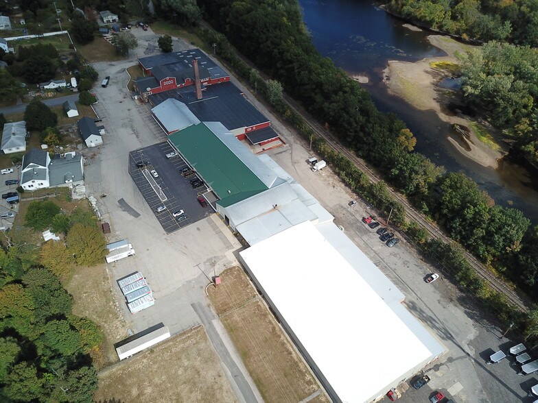 More Photos Of 33 Elm St, Merrimack Warehouse For Lease