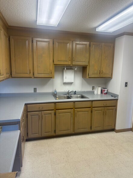 More Photos Of 4200 E North St, Greenville Office For Lease