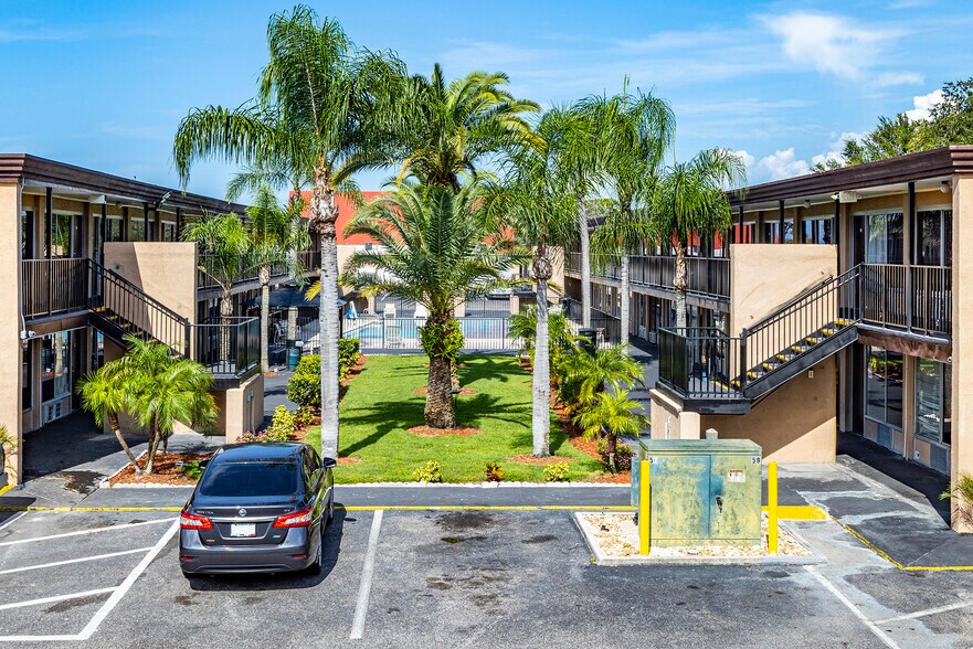 More Photos Of 11736 US Highway 19, Port Richey Hotel For Sale