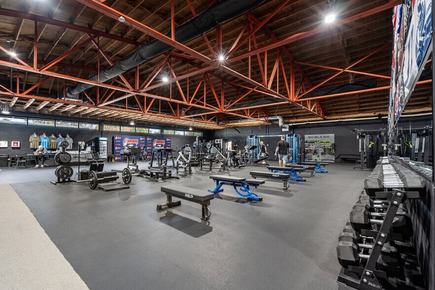 More Photos Of 1108 Princess St, Wilmington Storefront For Sale