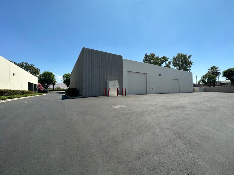 More Photos Of 3343-3349 Chicago Ave, Riverside Unknown For Lease