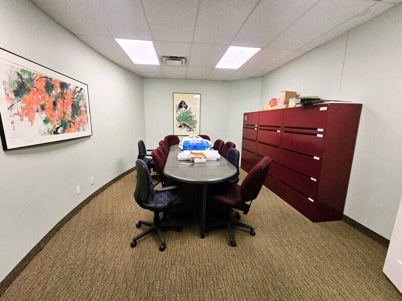 More Photos Of 10351 92 St NW, Edmonton Office For Sale
