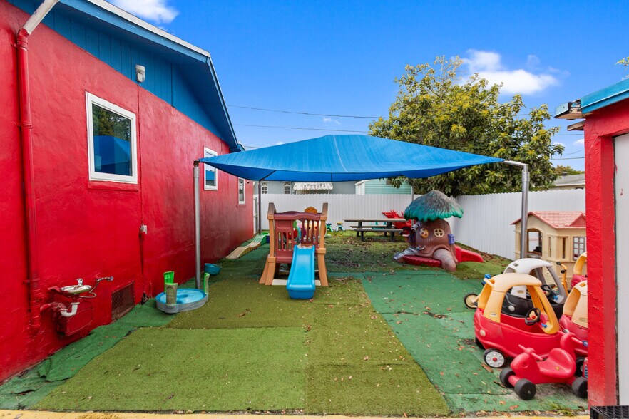 More Photos Of 1781 NW 152nd Ter, Opa-locka Daycare Center For Sale