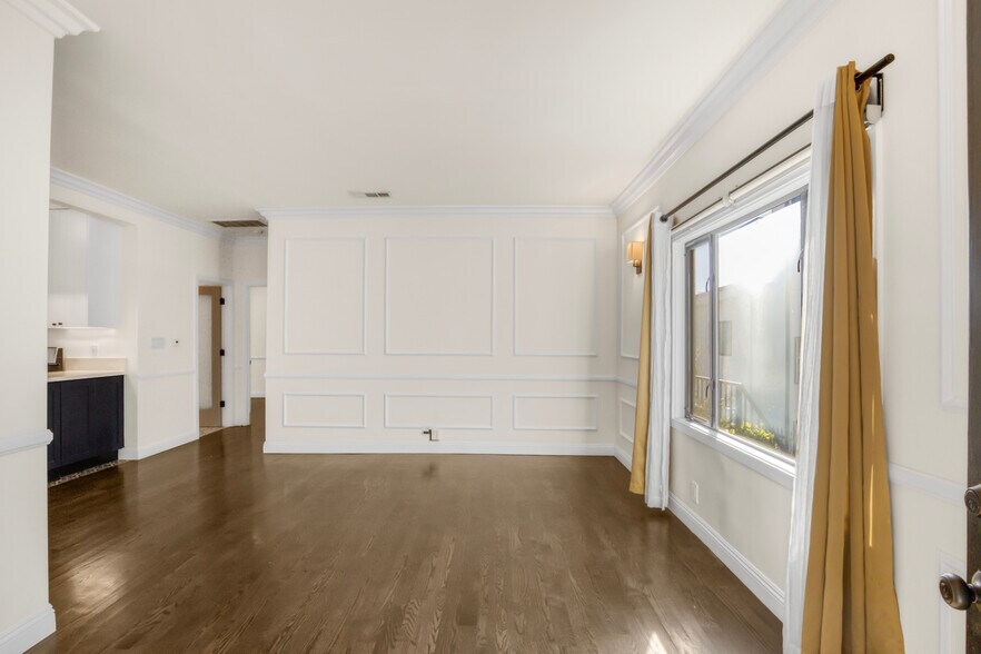 More Photos Of 732 Robinson St, Los Angeles Apartments For Sale