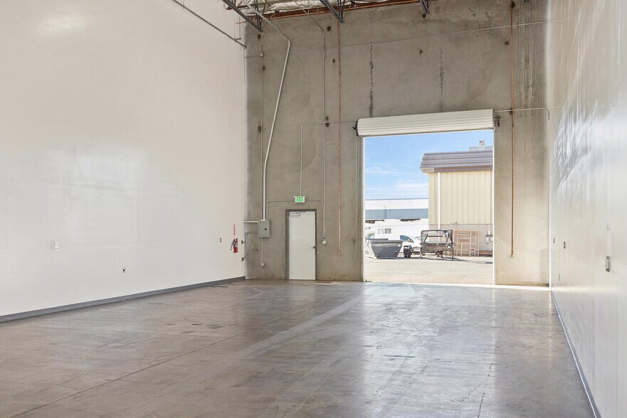 More Photos Of 164 Camino Oruga, Napa Warehouse For Lease