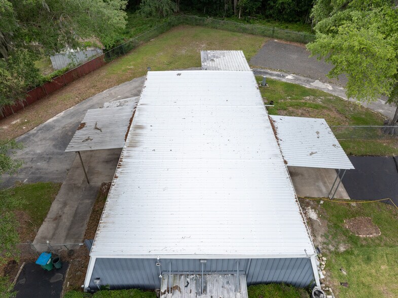 More Photos Of 2832 S Main Blvd, Lake City Auto Repair For Sale